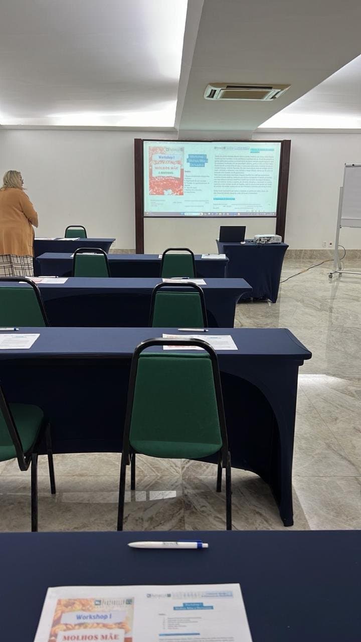 Chef Francisco Thamiro ministrando o workshop Molhos Mãe